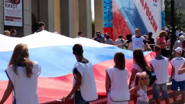 Rosja, Moskwa, 22 sierpnia 2016 demonstracji na placu na dzień flaga Rosyjska — Wideo stockowe