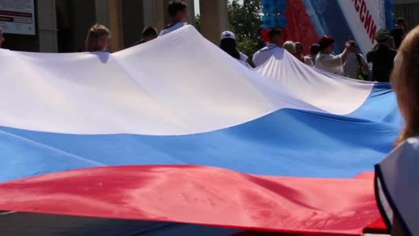 Ryssland, Moskva, 22 augusti 2016 demonstration på torget i dag ryska flaggan — Stockvideo