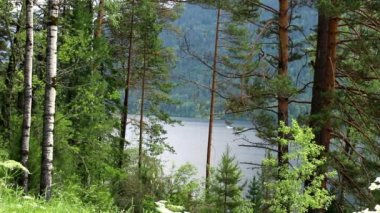 Lake Teletskoye Altay Cumhuriyeti görünümünü