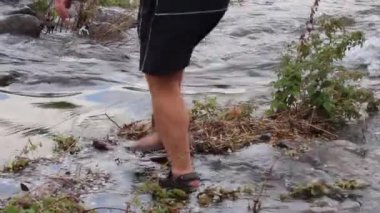 Adam soğuk creek ford gider