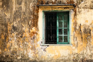 eski kirli duvar eski kirli pencere