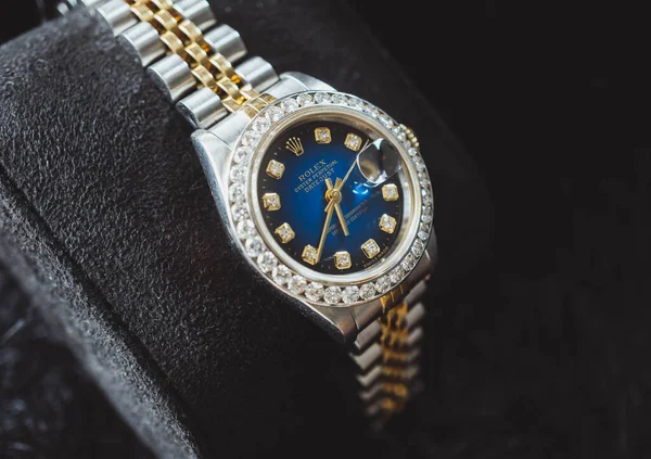 空叻差 2018年7月31日 劳力士牡蛎永久日期只用钻石手表 — 图库照片