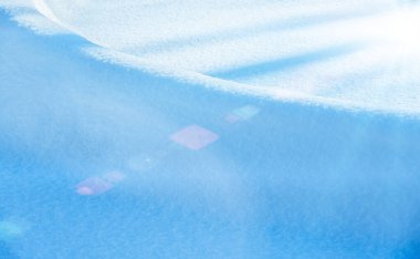 Güzel mavi Noel karı, yakın plan, kış arkaplanı