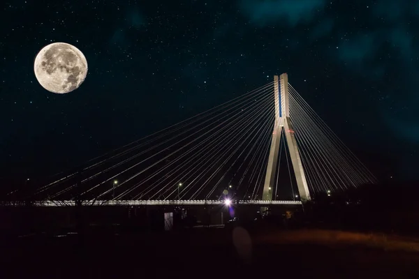 Ponte Sospeso Cavo Primo Piano Notte Sullo Sfondo Del Cielo — Foto Stock