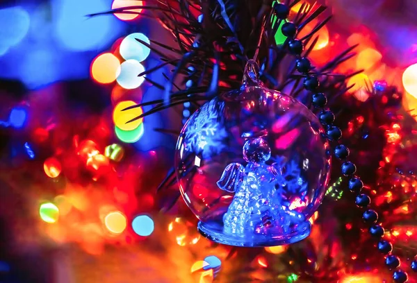Choinka Zabawką Anioł Wiszący Choince Zbliżenie Tło Świąteczne — Zdjęcie stockowe
