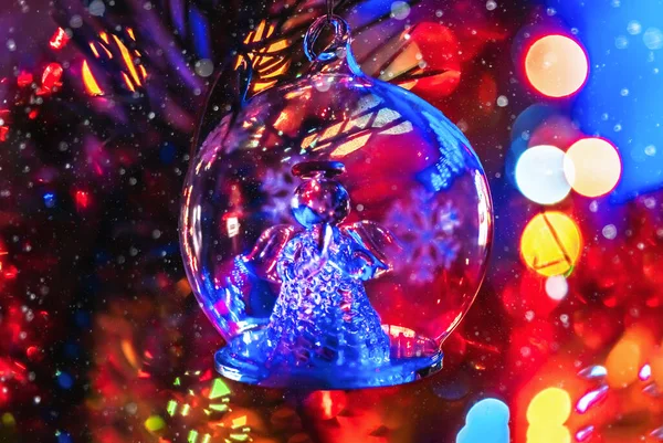 Рождественская Елка Игрушкой Ангел Висит Елке Крупный План Рождественский Фон — стоковое фото