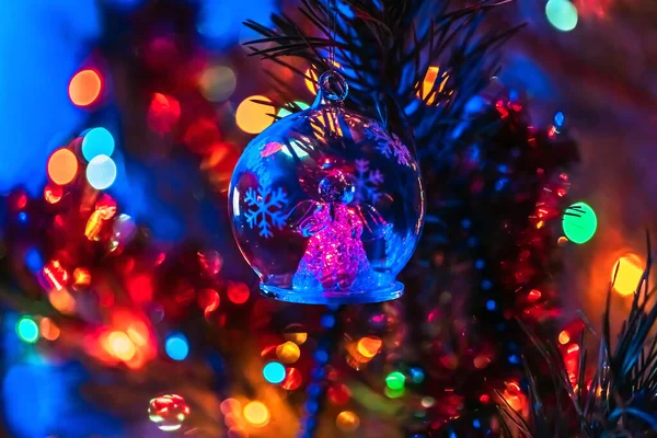 Різдвяний Скляний Іграшковий Ангел Різдвяної Ялинки Крупним Планом Різдвяний Барвистий — стокове фото