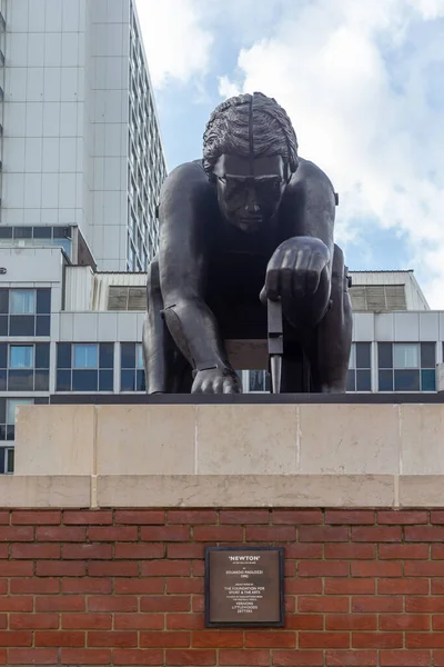 Newton, naar William Blake sculptuur in de British Library, Londen — Stockfoto