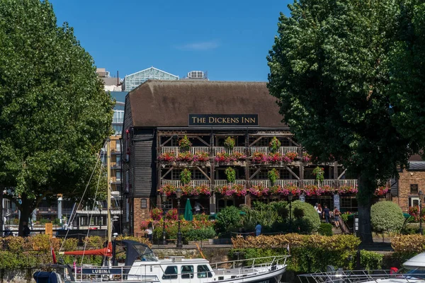 The Dickens Inn pub and restaurant at St Katharine Dock, London, UK — 스톡 사진