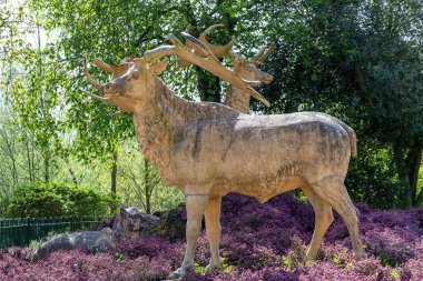 Londra 'daki Kristal Saray' da dinozor heykelleri