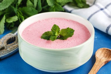 kremsi vişne çorbası