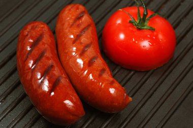 domates ızgara sosis