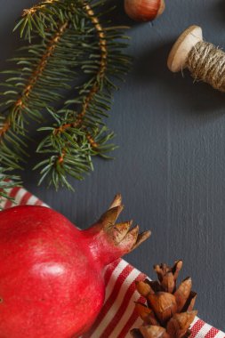 Noel kompozisyon. Külah. Çam dalları