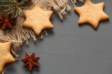 Noel gingerbread çerezleri ve Noel hediyeleri