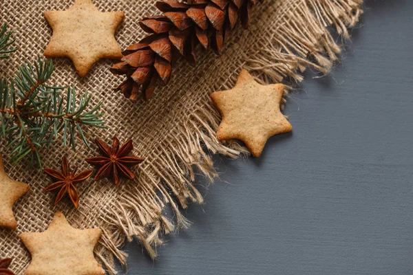 Noel gingerbread çerezleri ve Noel hediyeleri