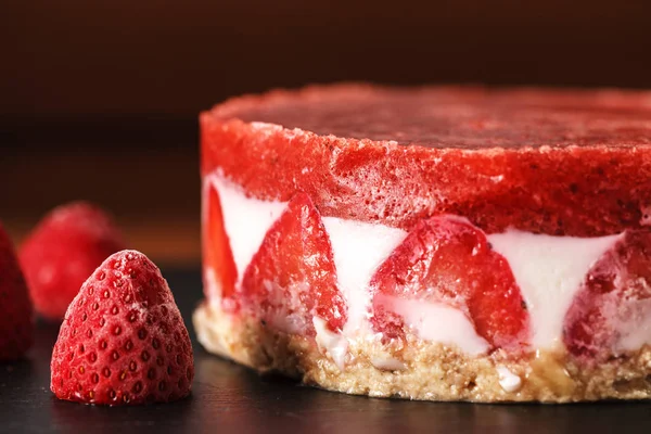 Strawberry and milk jelly cake — Stock Photo, Image