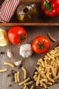 İtalyan pişmemiş makarna düdük