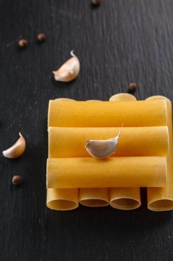 pişmemiş makarna makarna