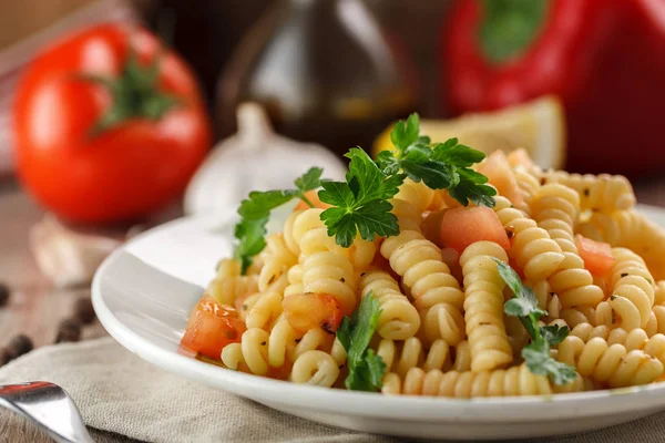 Pasta vegetale Fusilli con prezzemolo — Foto Stock