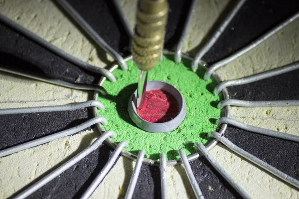 Boğa dart ile dart tahtası