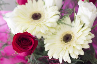 kırmızı gül buketi