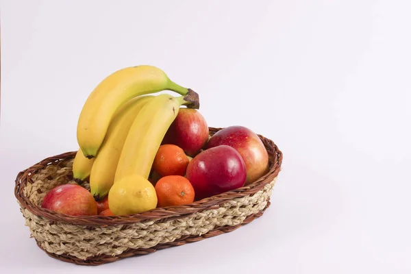 Muz ile meyve sepeti