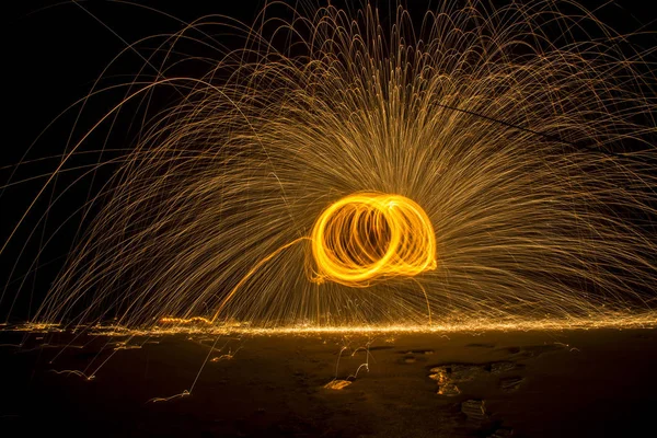 Steelwool と夜の花火 — ストック写真