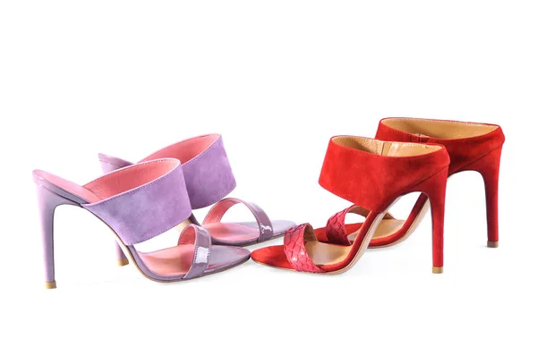 Zapatos hechos a mano de cuero de señora. Sandalias tacón rosa y rojo — Foto de Stock