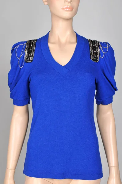 Blusa de mujer (túnica) en azul real — Foto de Stock