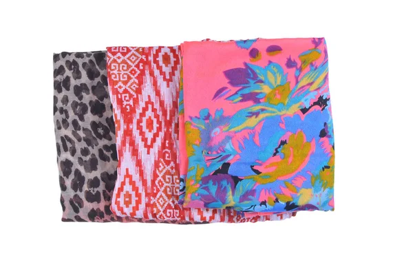 Bandana bovenaanzicht. set van drie gekleurde sjaals, gevouwen. Sjaal geïsoleerd op witte achtergrond. — Stockfoto