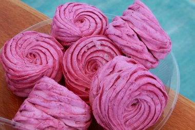 Frenk üzümü gelen lezzetli ev yapımı hatmi