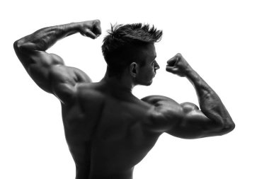 güzel ve güçlü genç adam.