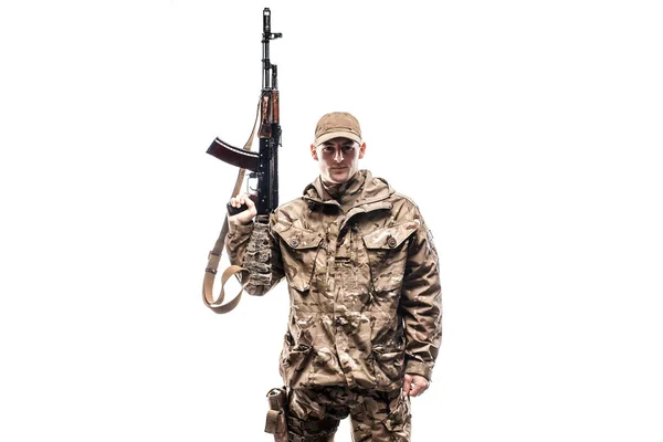 Bewaffneter Soldat in Uniform — Stockfoto
