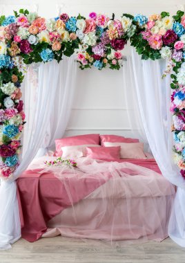 yatak odası dekore edilmiş