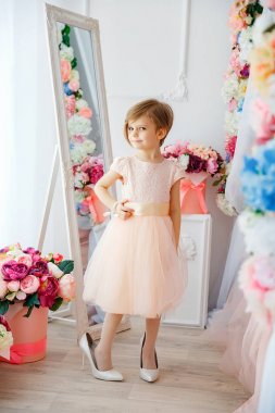 küçük bir kız hayal