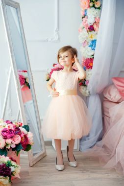 küçük bir kız hayal