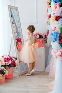 küçük bir kız hayal