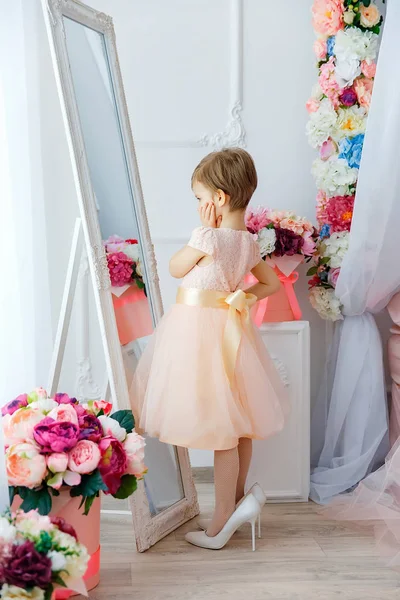 küçük bir kız hayal