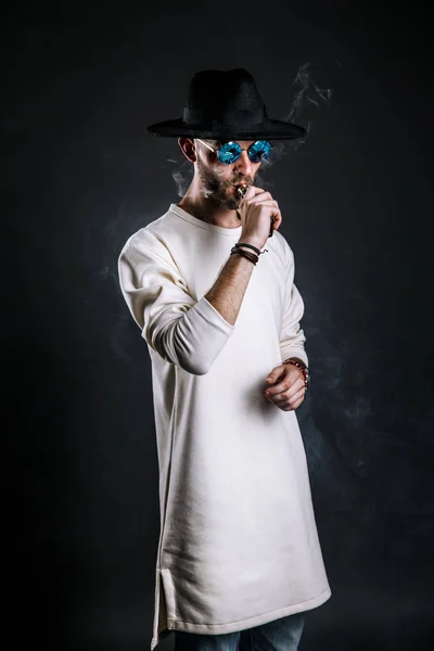 Stylish Man with vape — Stock Photo, Image