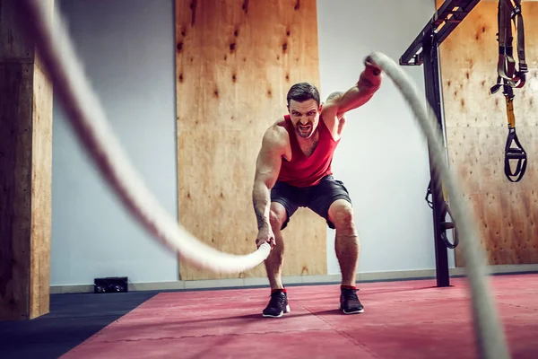 Savaş ip fonksiyonel eğitim Fitness erkeklerle