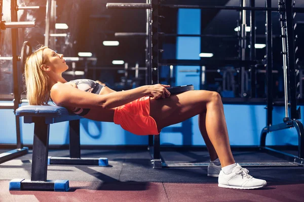 egzersiz yaparken spor kız