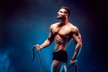 İple antrenman yapan adam