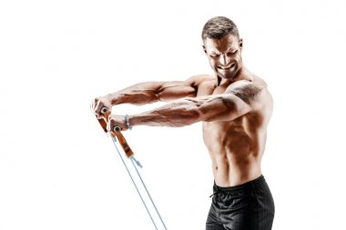 Kaslı adam çalışıyor.