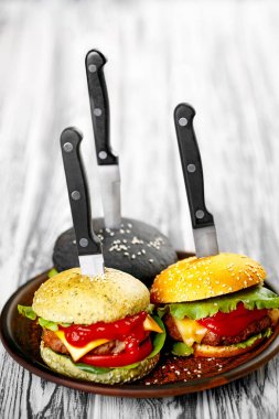 Üç lezzetli Burger