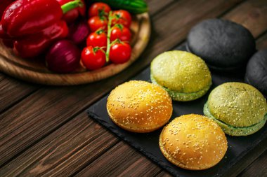 Altı Hamburger ekmeği veya akşam yemeği rulo çeşitli yüksek açılı görünüş
