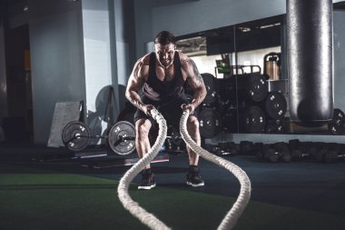 Erkekler fonksiyonel eğitim Fitness halat boyu