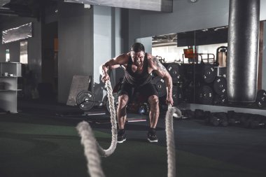 Erkekler fonksiyonel eğitim Fitness halat boyu