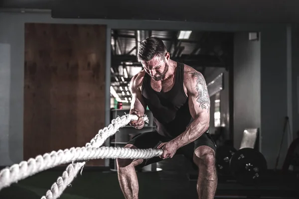 Mannen met touw in functionele training fitness — Stockfoto