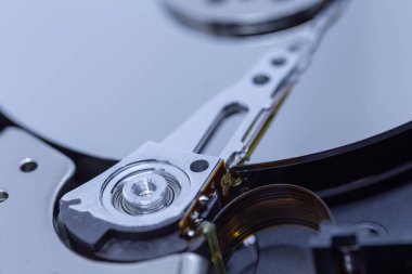 Bir sabit disk yakın çekim