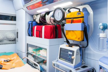 Ambulans içinde sıhhi yuvası görüntülemek. 